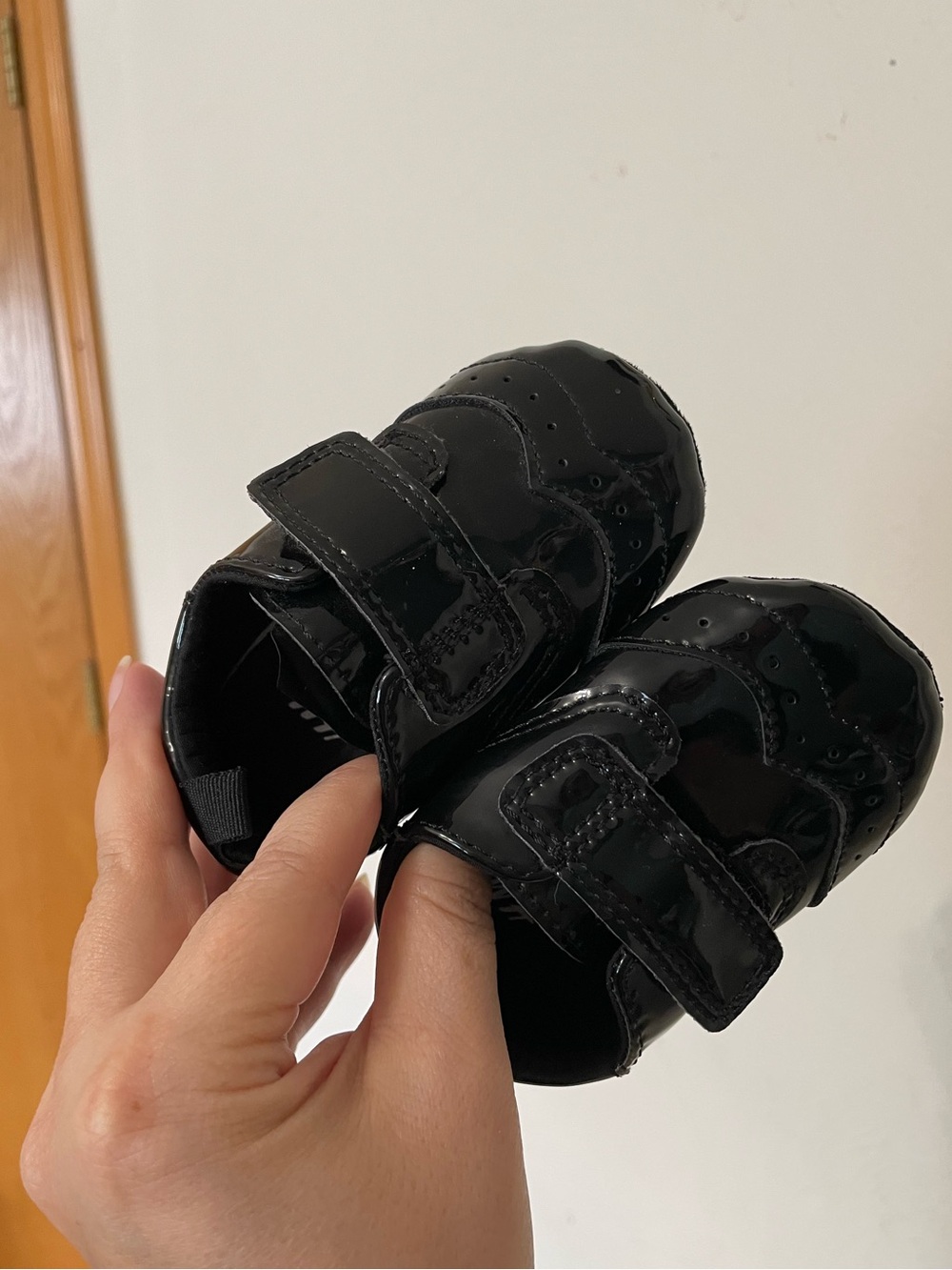 Infant H&M black dress shoes sz 1/2